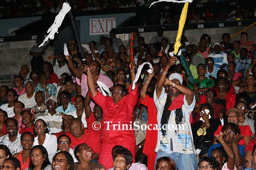 Members of the audience respond to Winston 'Gypsy' Peters